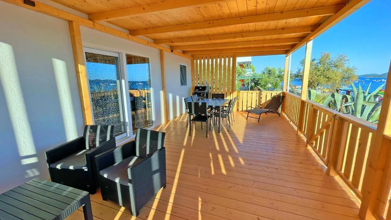 Cottage Janice Beach Pakostane 0*,