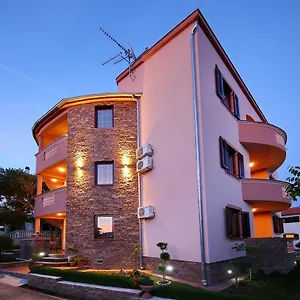 Dalmatino Pakostane